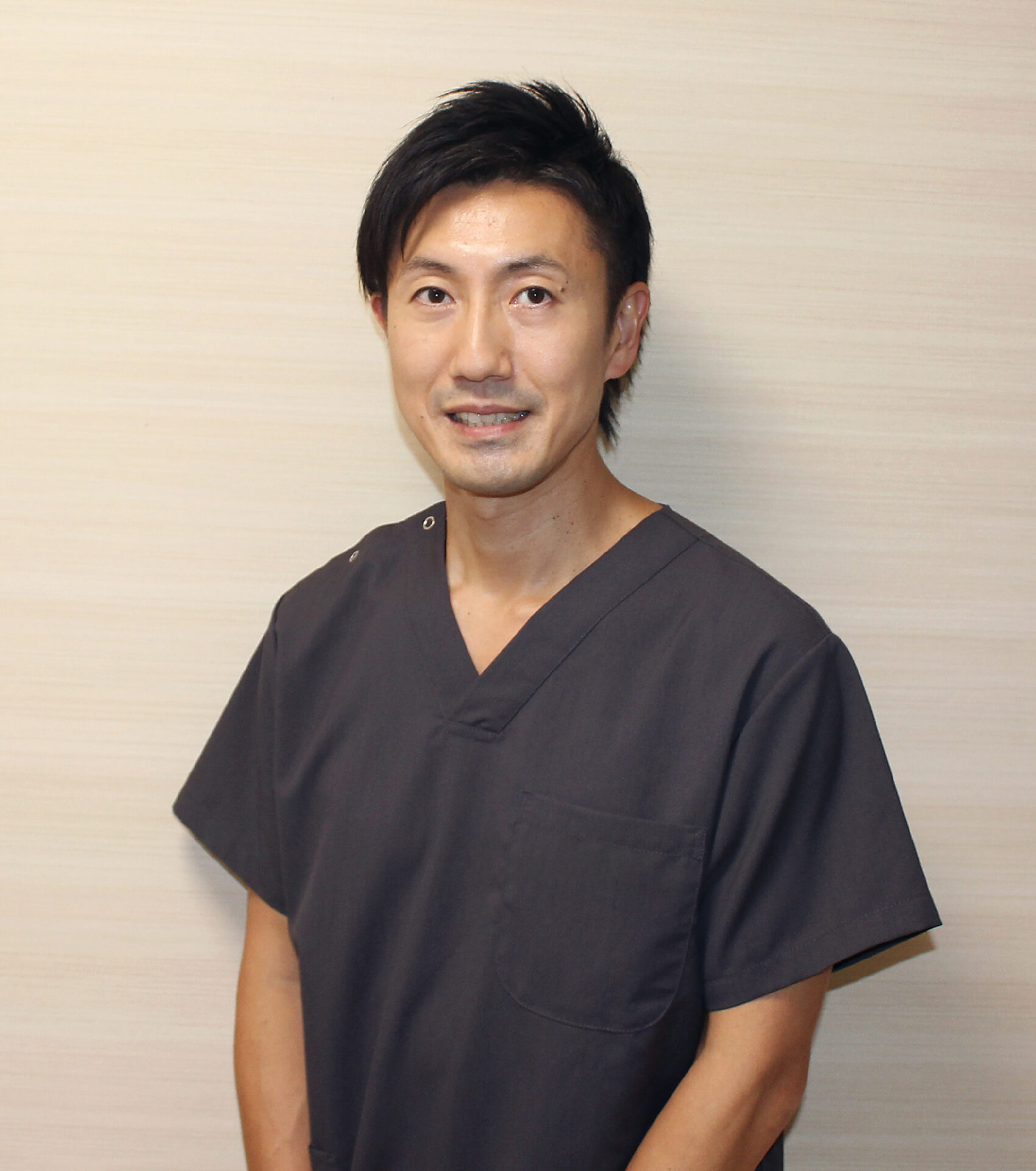 医師 菊池 友太